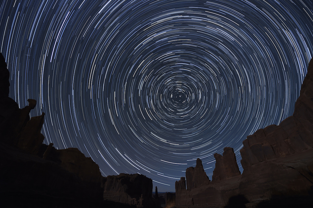star-trails-night-lapse
