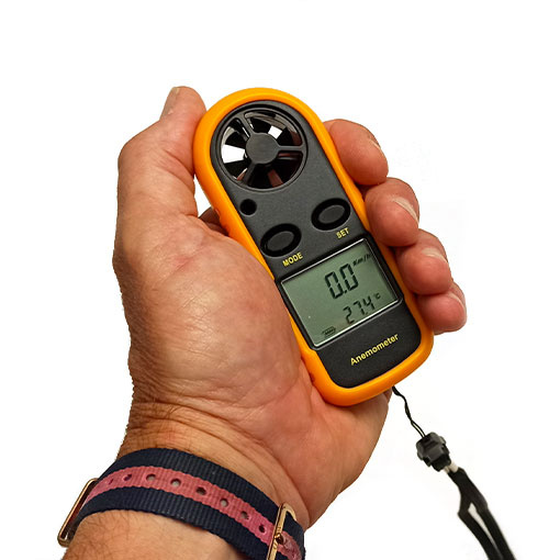 anemometre-digital-indicateur-de-vitesse-du-vent